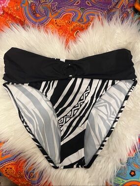 VENUS Black and White Zebra Print Mid rise Bikini Bottoms SZ 14 NWT